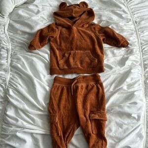 Old Navy bear outfit